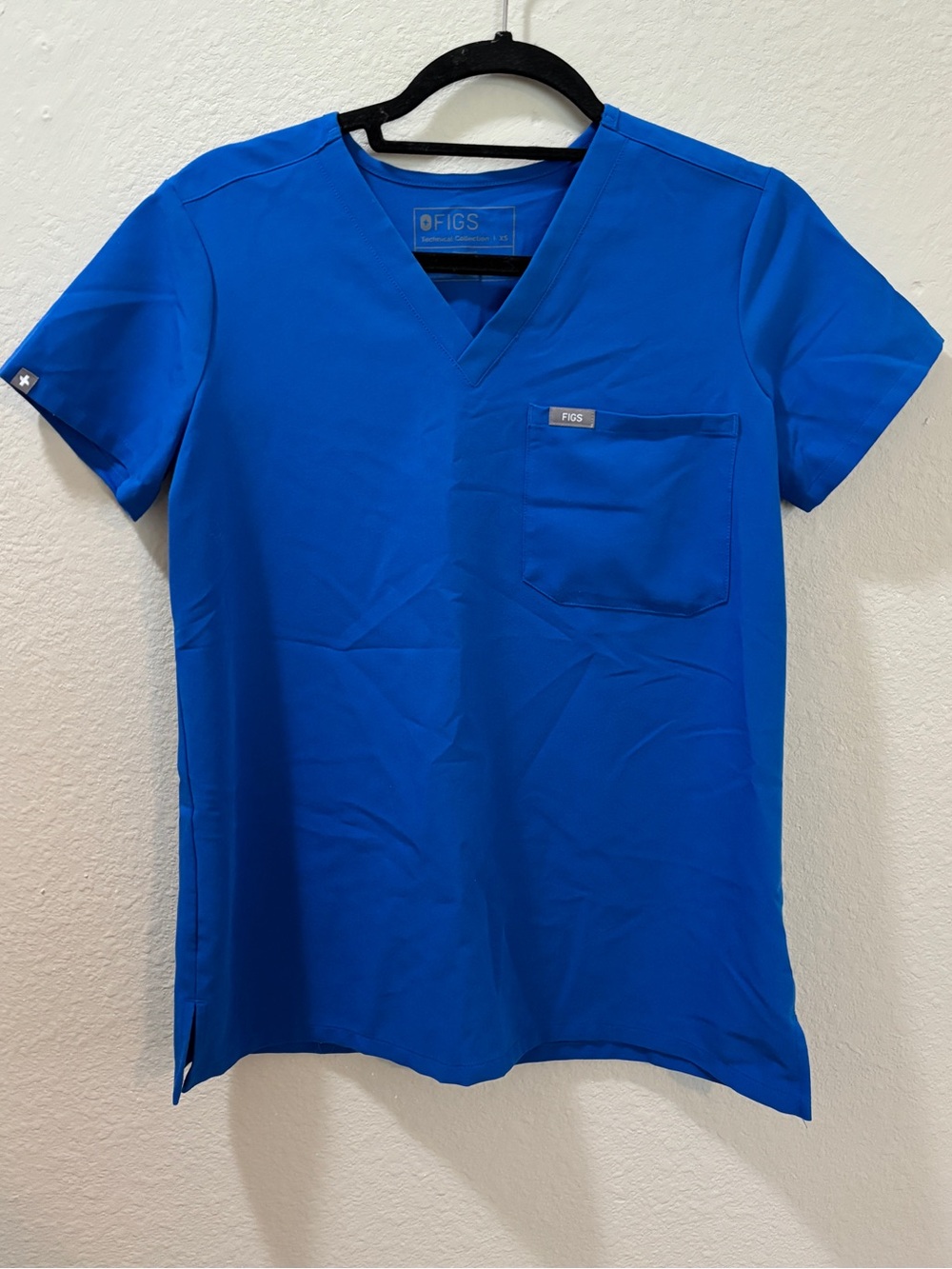 FIGS Catarina Technical Collection Scrub Top Royal Blue Size XS